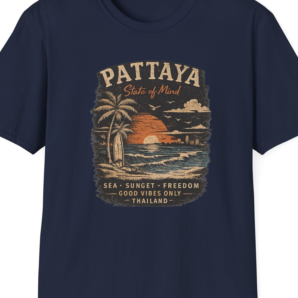 Pattaya State of Mind T-Shirt Navy — Thailand Vintage Beach Sunset Graphic Tee – Design Nahaufnahme