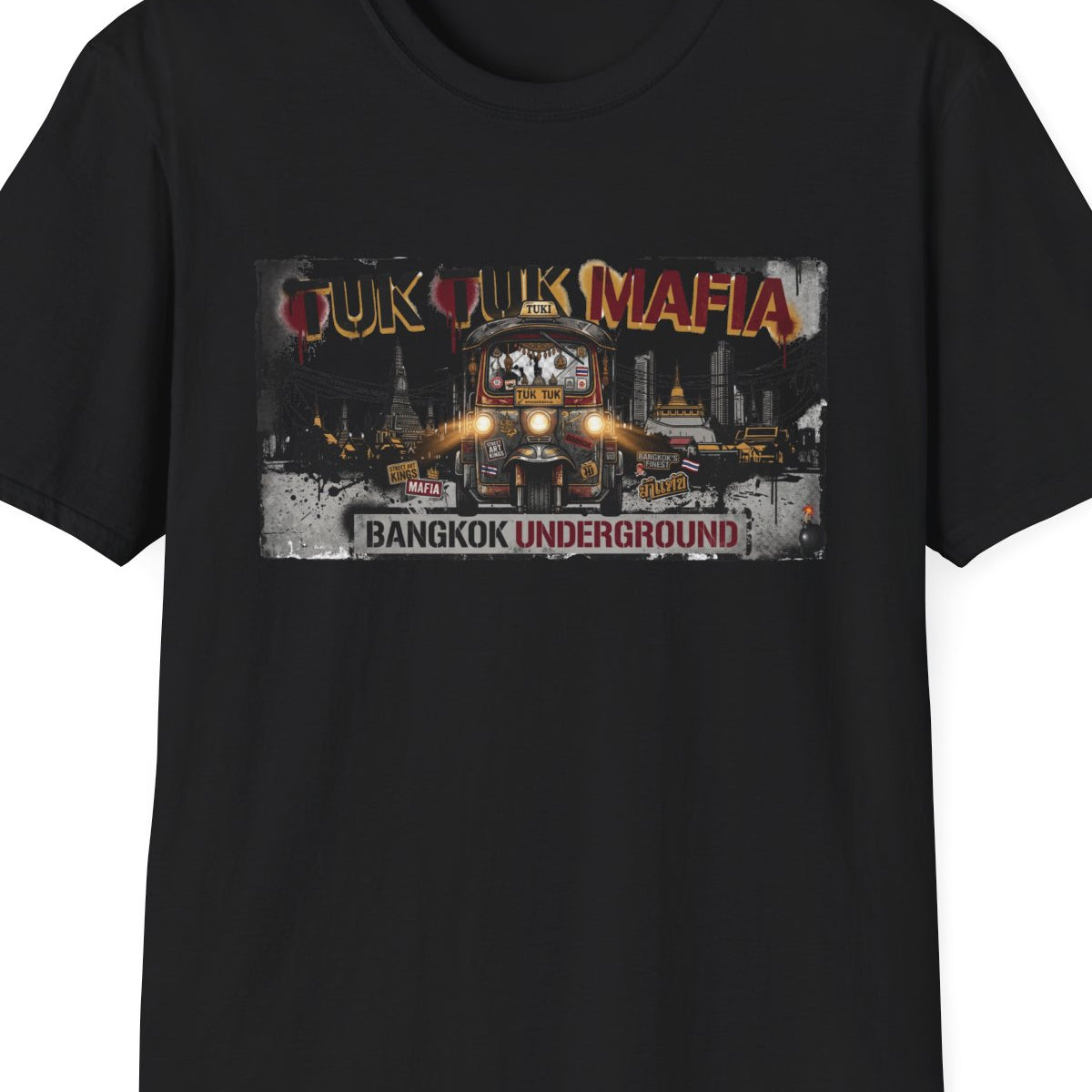 Tuk Tuk Mafia T-Shirt — Bangkok Underground Streetwear – T-Shirt Frontansicht – Design Nahaufnahme