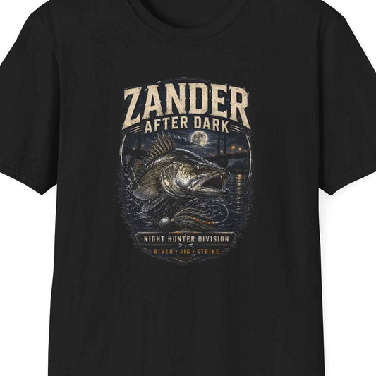 Zander After Dark T-Shirt schwarz — Angler Geschenk Nachtangler Graphic Tee – Design Nahaufnahme