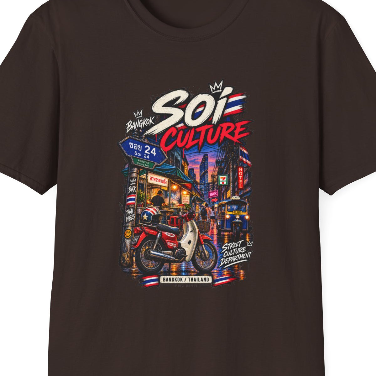 Bangkok Soi Culture T-Shirt Dark Chocolate — Street Scooter Graphic Tee Geschenk – Design Nahaufnahme