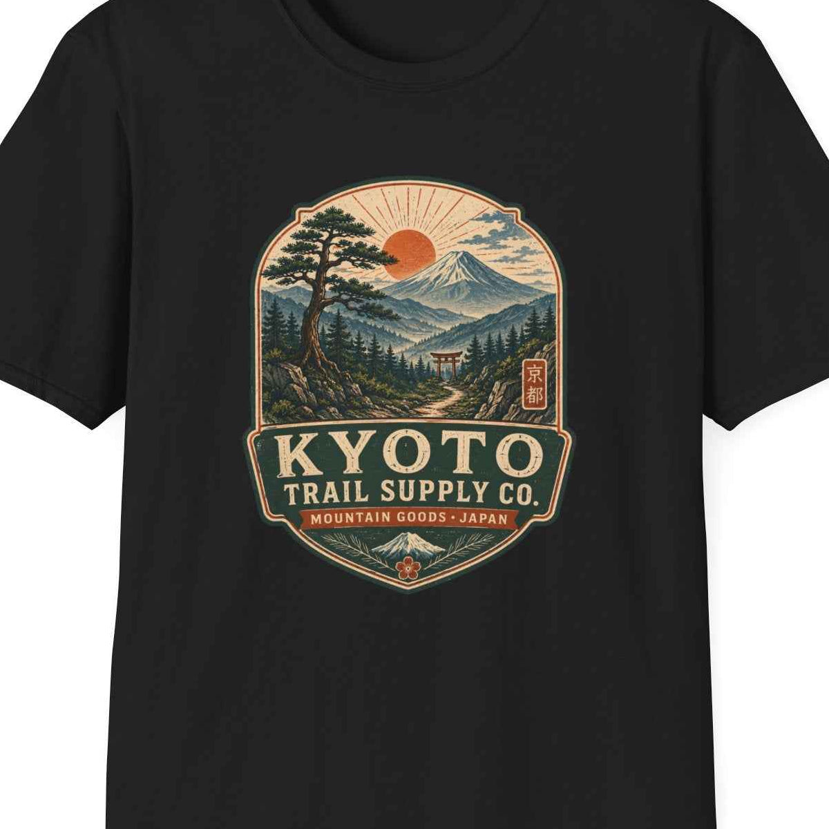 Kyoto Trail Supply Co. T-Shirt – Mount Fuji Japan Vintage Streetwear Unisex – Design Nahaufnahme