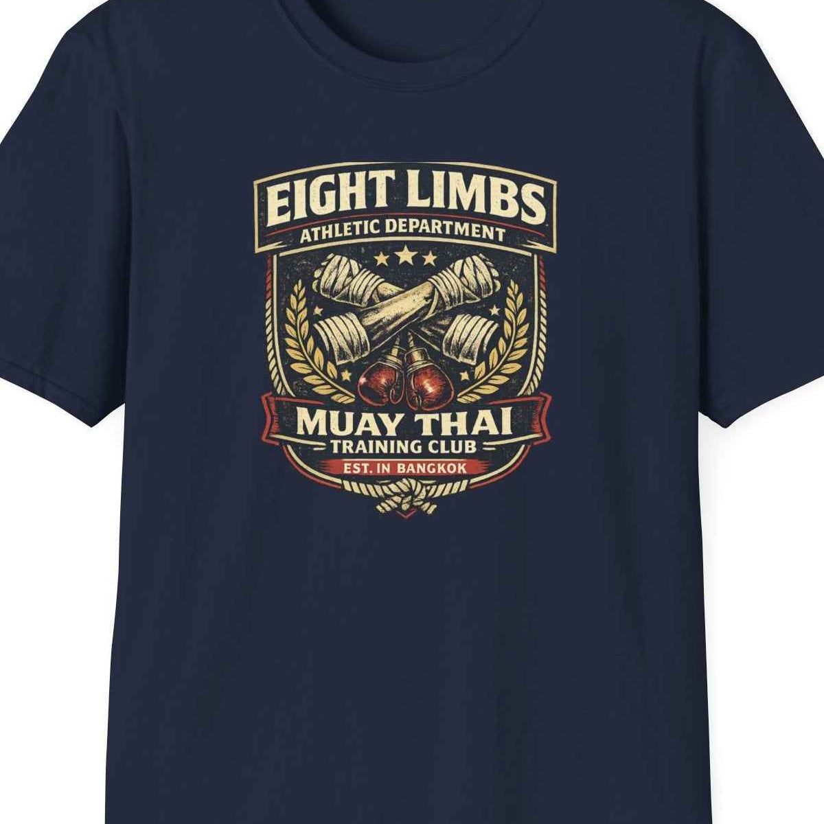 Eight Limbs Muay Thai T-Shirt – Bangkok Training Club Vintage Badge Graphic Tee – Design Nahaufnahme