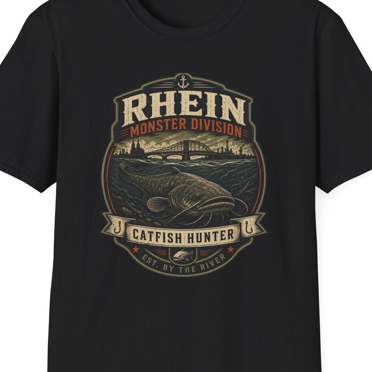 Rhein Monster Division T-Shirt schwarz Wels Angler Geschenk – Design Nahaufnahme