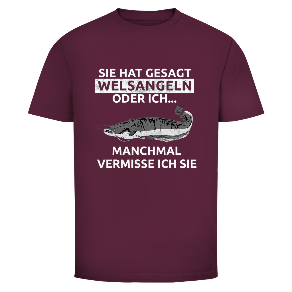 Witziges Welsangeln T-Shirt mit Spruch „Sie hat gesagt Welsangeln oder ich…“. Perfekt für Angler, Waller-Fans & Fischer. - Wild Boys Shop