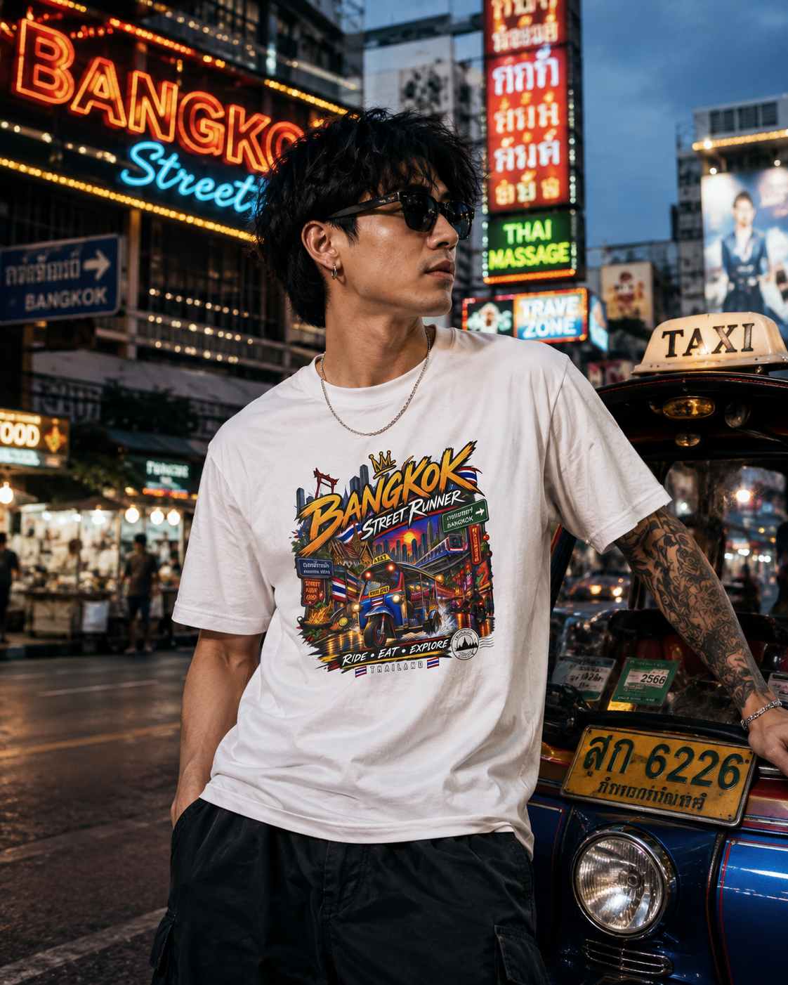 Bangkok Street Runner T-Shirt — Tuk Tuk Thai Street Food Design Nahaufnahme
