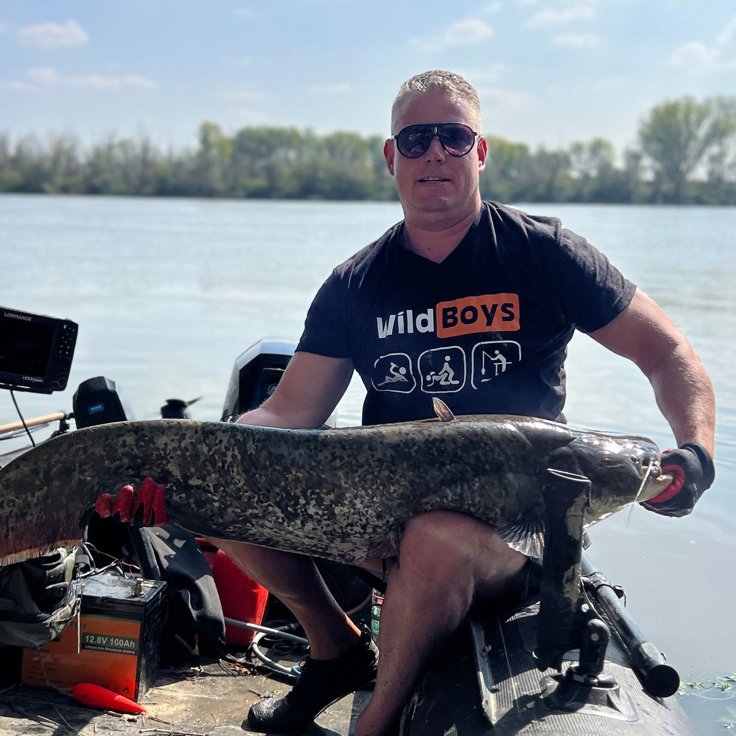 Wild Boys Angler T-Shirt – Die 3 Gebote | Lustiges Fishing Shirt für Männer | Angel Geschenkidee