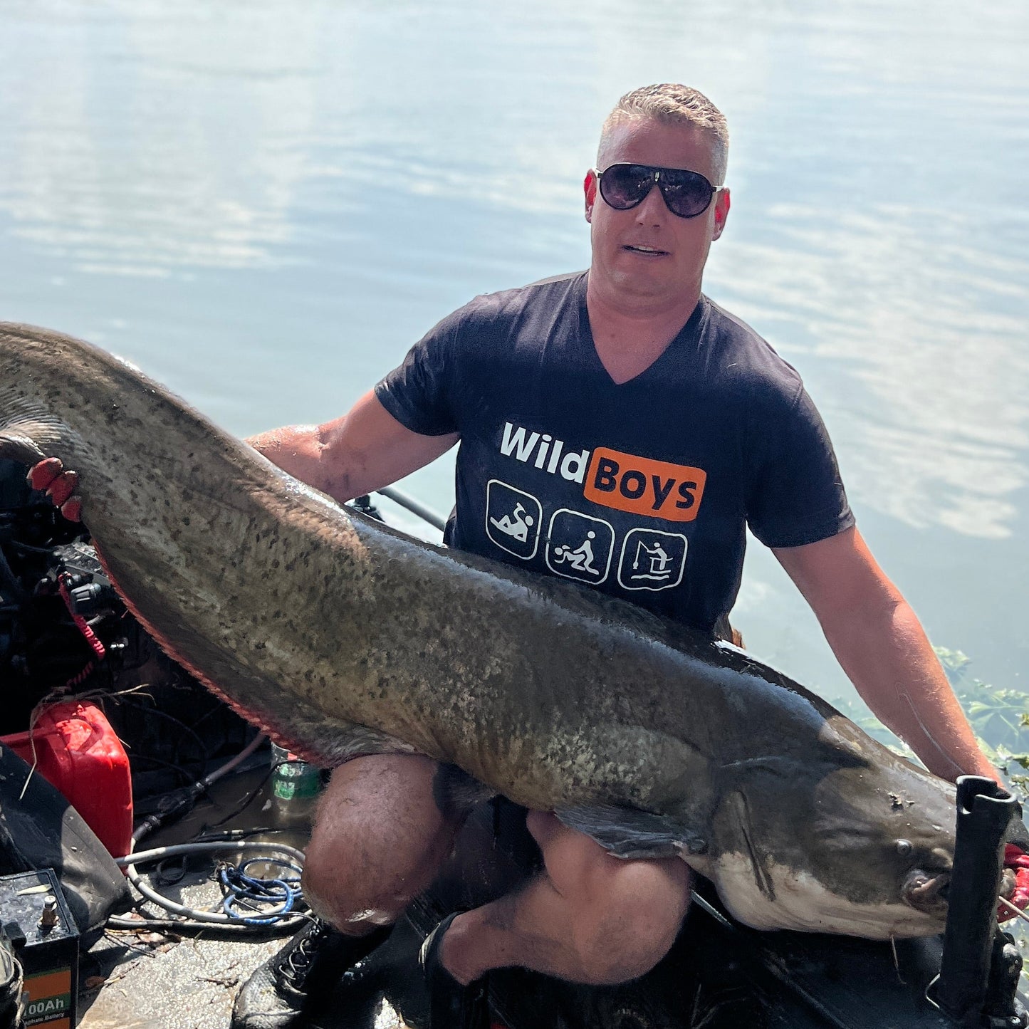 Wild Boys Angler T-Shirt – Die 3 Gebote | Lustiges Fishing Shirt für Männer | Angel Geschenkidee