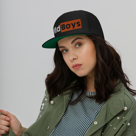 Wild Boys Flat Bill Cap – Snapback – T-Shirt Designdetail Nahaufnahme